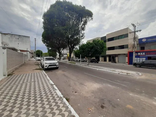 Casa para alugar, no bairro Centro em Paulo Afonso