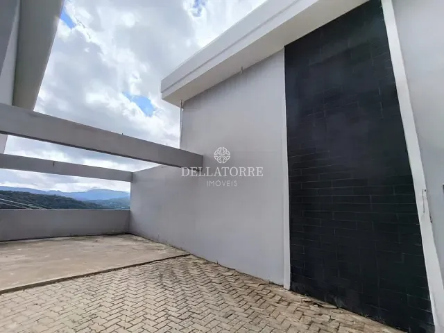 Casa com 219m² 4 quartos e 4 banheiros, à venda, no bairro Golfe em Teresópolis