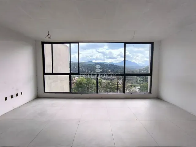 Casa com 219m² 4 quartos e 4 banheiros, à venda, no bairro Golfe em Teresópolis