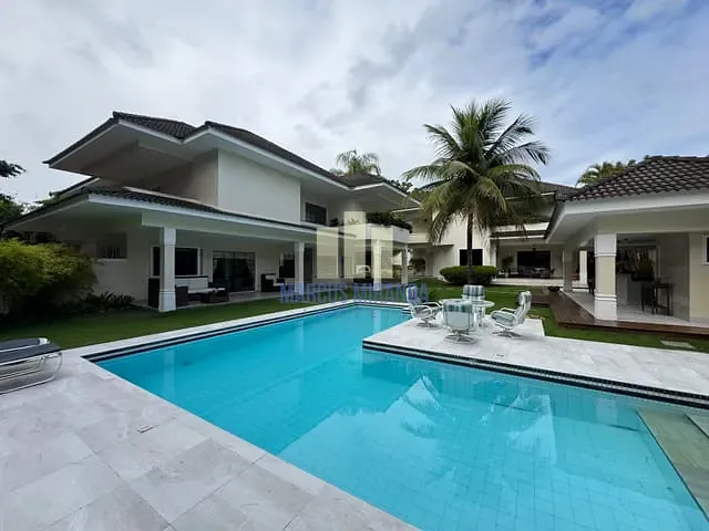 Casa com 1076m² 8 quartos e 11 banheiros, à venda, no bairro Barra da Tijuca em Rio de Janeiro