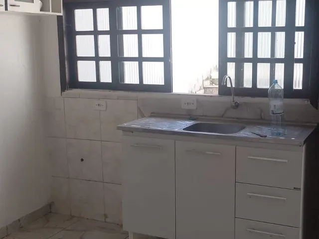 Casa com 125m² 1 quarto e 1 banheiro, para alugar, no bairro Parque Santo Amaro em São Paulo