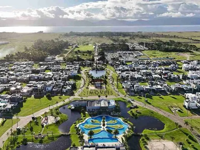Casa com 150m² 3 quartos e 3 banheiros, à venda, no bairro Dubai  em Capão da Canoa