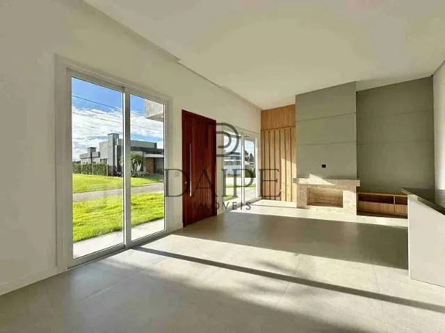Casa com 150m² 3 quartos e 3 banheiros, à venda, no bairro Dubai  em Capão da Canoa