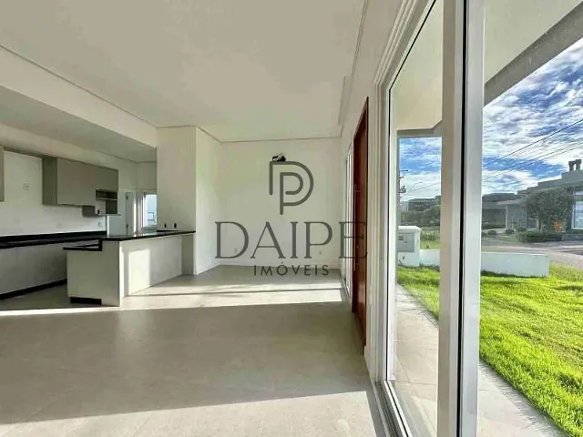 Casa com 150m² 3 quartos e 3 banheiros, à venda, no bairro Dubai  em Capão da Canoa