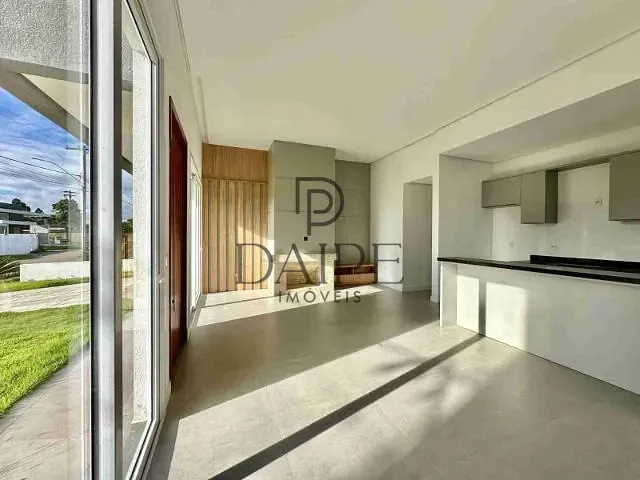 Casa com 150m² 3 quartos e 3 banheiros, à venda, no bairro Dubai  em Capão da Canoa