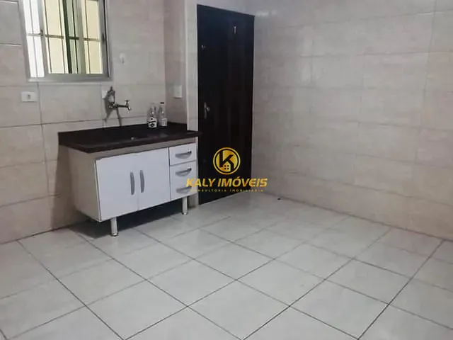 Casa com 55m² 2 quartos e 1 banheiro, para alugar, no bairro Vila Palmares em Santo André