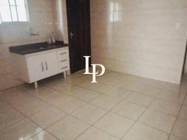 Casa com 55m² 2 quartos e 1 banheiro, para alugar, no bairro Vila Palmares em Santo André
