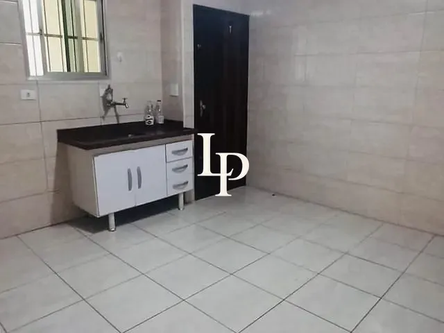 Casa com 55m² 2 quartos e 1 banheiro, para alugar, no bairro Vila Palmares em Santo André