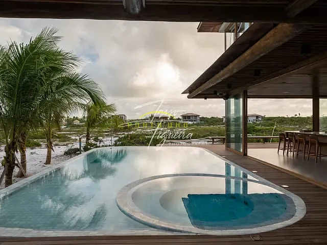 Casa 6 quartos e 7 banheiros, à venda, no bairro Praia do Forte em Praia do Forte (Mata de São João)