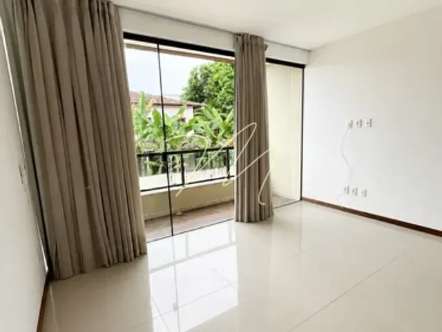 Casa 2 quartos e 4 banheiros, à venda ou para alugar, no bairro São Francisco em Ilhéus