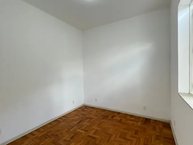 Casa 2 quartos e 1 banheiro, para alugar, no bairro Praça Seca em Rio de Janeiro