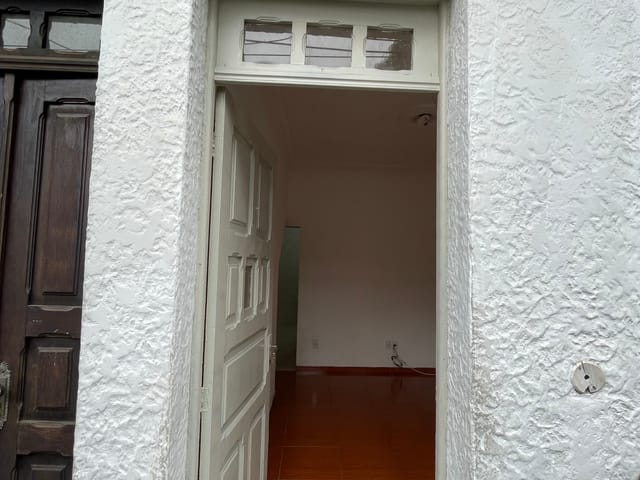 Casa 2 quartos e 1 banheiro, para alugar, no bairro Praça Seca em Rio de Janeiro