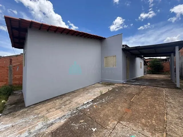 Casa 3 quartos e 2 banheiros, para alugar, no bairro Vila União em Catalão