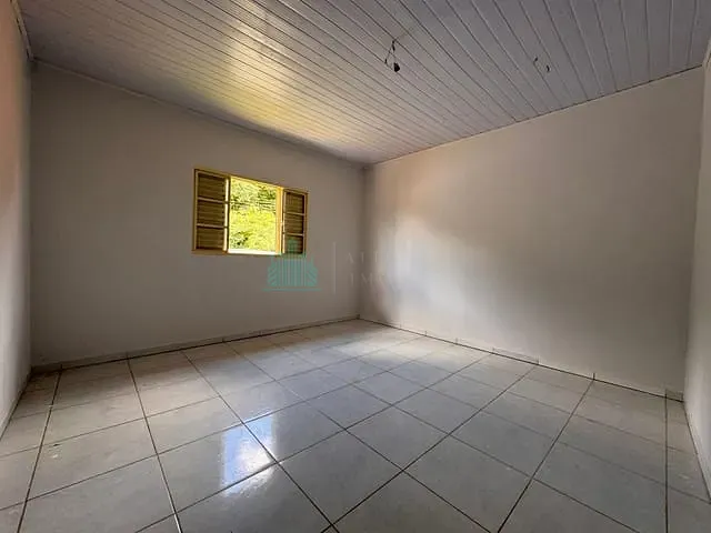 Casa 3 quartos e 2 banheiros, para alugar, no bairro Vila União em Catalão