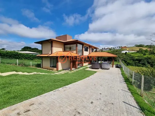 Casa com 1043m² 5 quartos e 4 banheiros, à venda, no bairro Cerejeira em Guararema