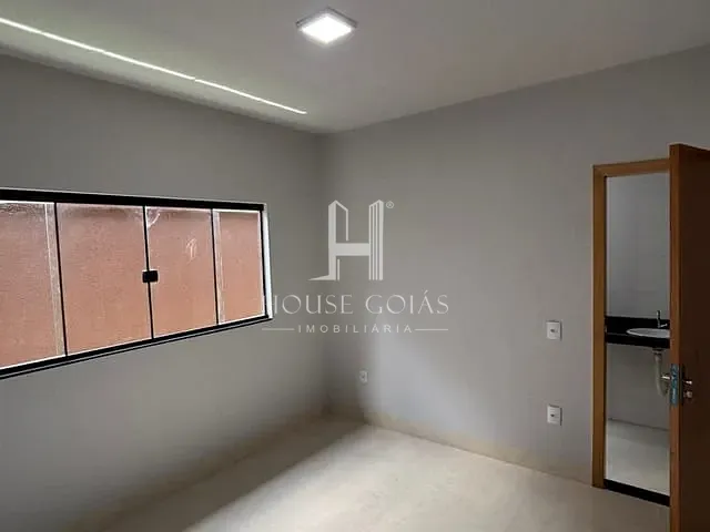 Casa com 185m² 3 quartos e 2 banheiros, à venda, no bairro Jardim Helvécia em Aparecida de Goiânia