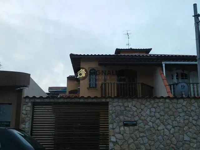 Casa com 320m² 4 quartos e 2 banheiros, à venda, no bairro Braga em Cabo Frio