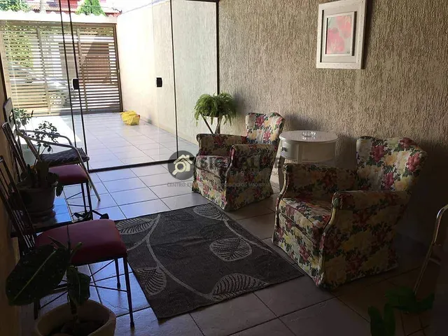 Casa com 320m² 4 quartos e 2 banheiros, à venda, no bairro Braga em Cabo Frio