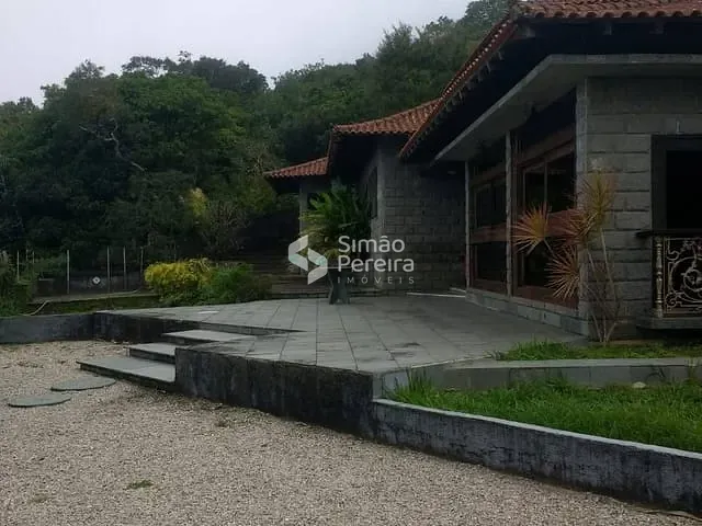 Casa com 2500m² 4 quartos e 4 banheiros, à venda, no bairro Independência em Petrópolis