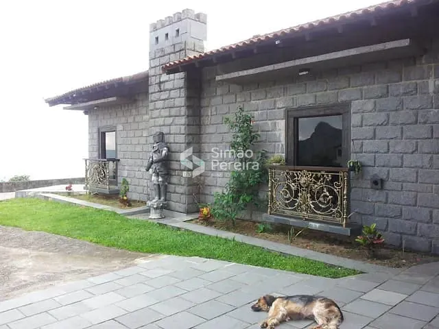 Casa com 2500m² 4 quartos e 4 banheiros, à venda, no bairro Independência em Petrópolis
