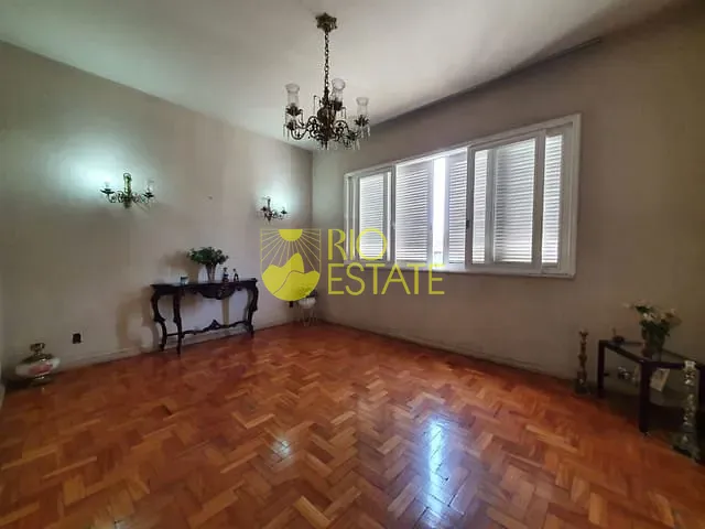 Casa com 720m² 3 quartos e 3 banheiros, à venda, no bairro Laranjal em Volta Redonda
