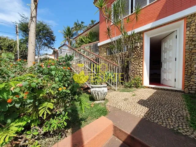 Casa com 720m² 3 quartos e 3 banheiros, à venda, no bairro Laranjal em Volta Redonda