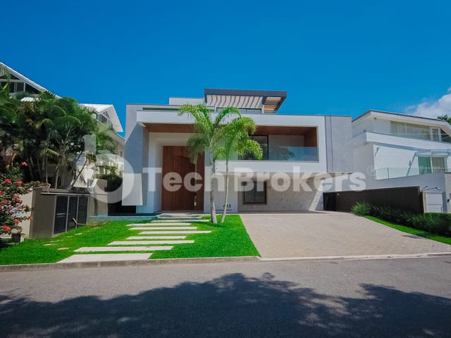 Casa com 943m² 5 quartos e 7 banheiros, à venda, no bairro Barra da Tijuca em Rio de Janeiro