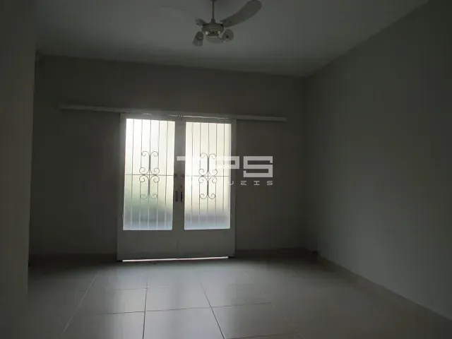 Casa 3 quartos e 3 banheiros, à venda, no bairro Vila Paraíba em Guaratinguetá
