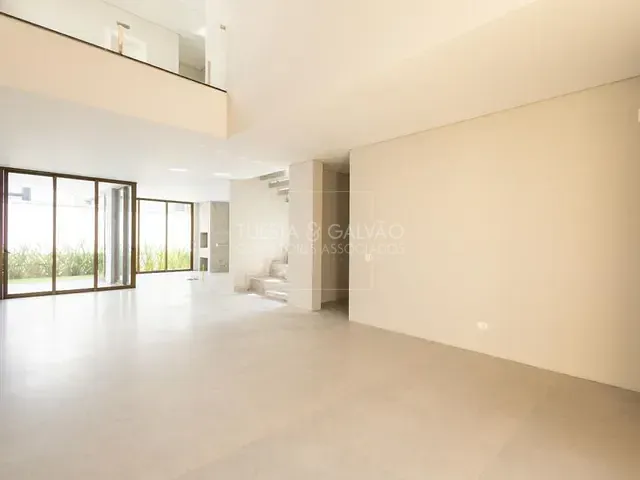 Casa com 290m² 4 quartos e 4 banheiros, à venda, no bairro São Braz em Curitiba