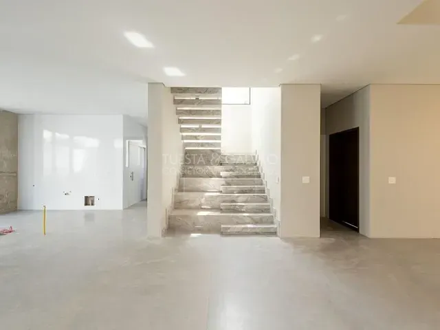 Casa com 290m² 4 quartos e 4 banheiros, à venda, no bairro São Braz em Curitiba