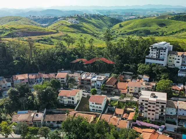 Casa 3 quartos e 4 banheiros, à venda, no bairro Jardim Belvedere em Volta Redonda