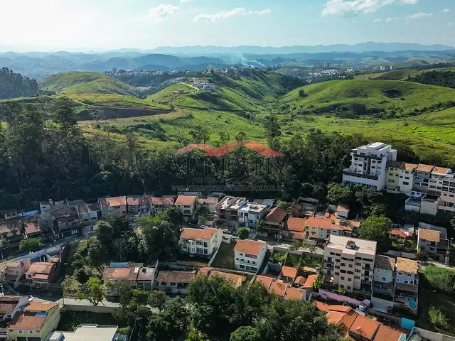 Casa 3 quartos e 4 banheiros, à venda, no bairro Jardim Belvedere em Volta Redonda