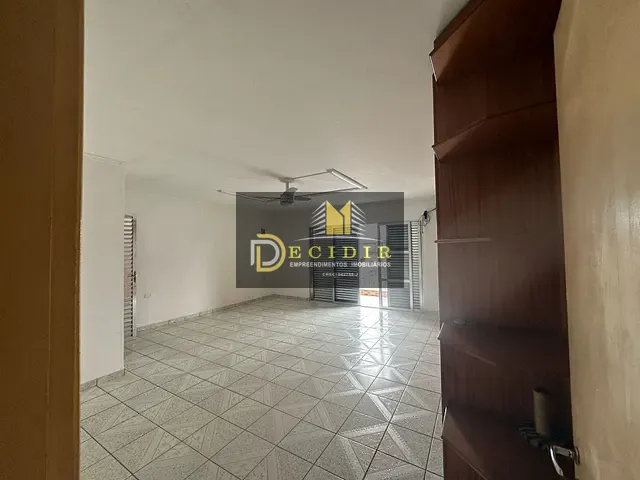 Casa com 273m², à venda ou para alugar, no bairro Jardim Maia em São Paulo