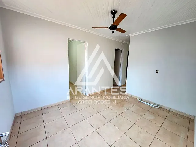 Casa 3 quartos e 1 banheiro, para alugar, no bairro Cristiano de Carvalho em Barretos