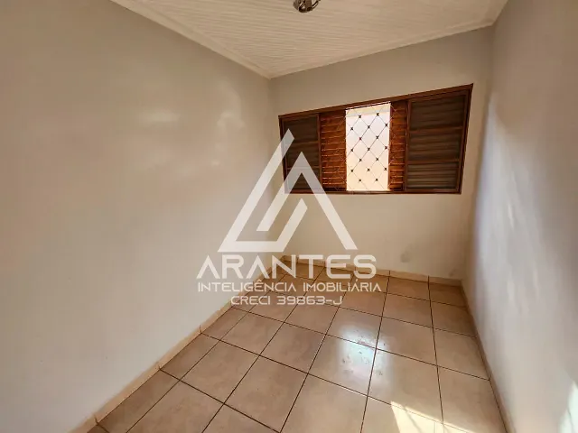 Casa 3 quartos e 1 banheiro, para alugar, no bairro Cristiano de Carvalho em Barretos