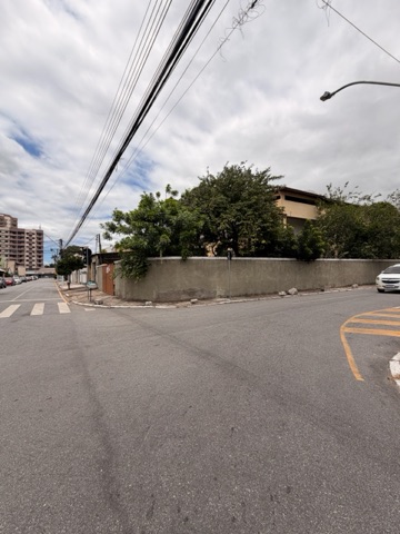 Casa com 990m², à venda ou para alugar, no bairro Pelinca em Campos dos Goytacazes