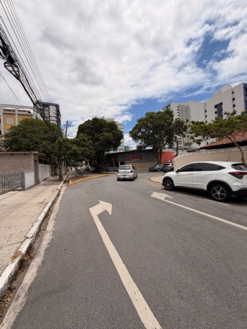 Casa com 990m², à venda ou para alugar, no bairro Pelinca em Campos dos Goytacazes