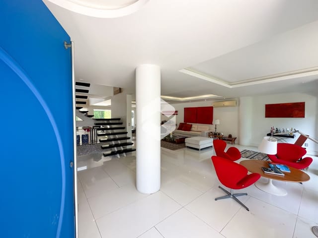 Casa com 700m² 4 quartos e 6 banheiros, à venda, no bairro Barra da Tijuca em Rio de Janeiro