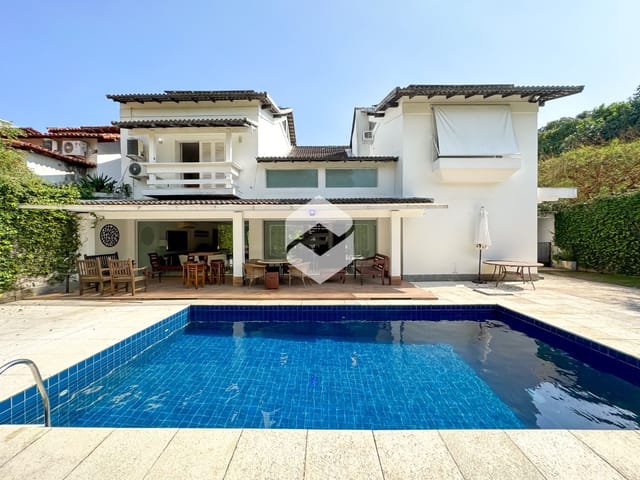 Casa com 700m² 4 quartos e 6 banheiros, à venda, no bairro Barra da Tijuca em Rio de Janeiro