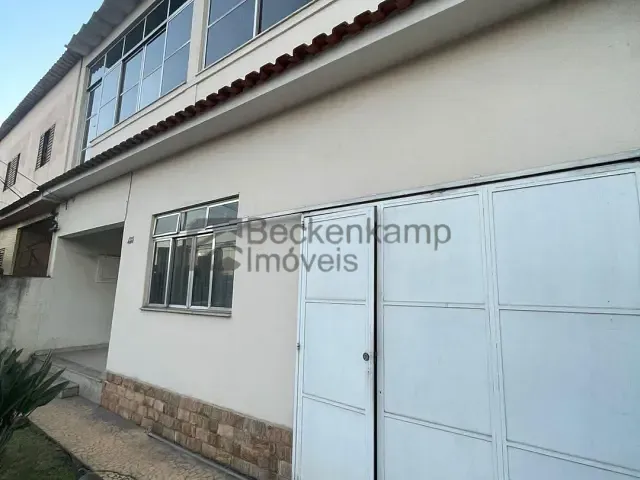 Casa com 230m² 3 quartos e 1 banheiro, à venda, no bairro Conforto em Volta Redonda