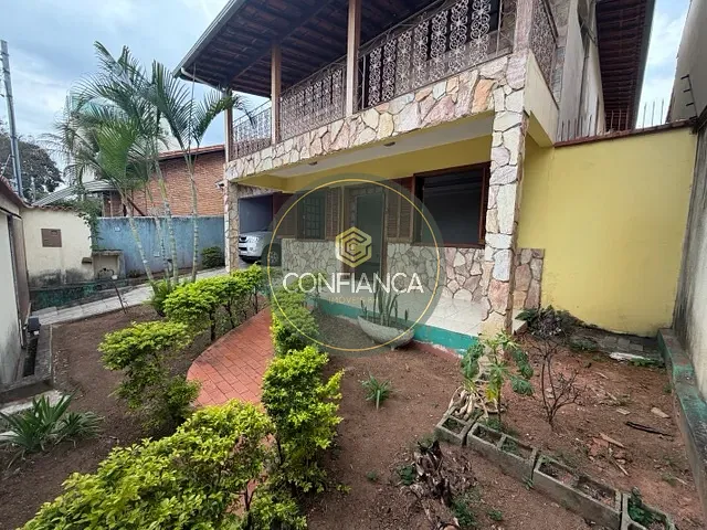Casa 4 quartos e 4 banheiros, para alugar, no bairro Santa Inês em Belo Horizonte