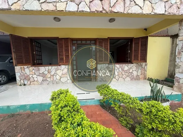 Casa 4 quartos e 4 banheiros, para alugar, no bairro Santa Inês em Belo Horizonte