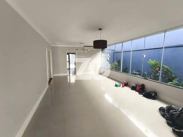 Casa 3 quartos e 5 banheiros, para alugar, no bairro Residencial Villaggio II em Bauru
