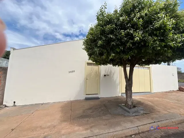 Casa 2 quartos e 1 banheiro, à venda ou para alugar, no bairro Jardim Primaveril em Três Lagoas