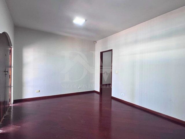 Casa 3 quartos e 2 banheiros, para alugar, no bairro Cidade Alta em Jaguariaíva