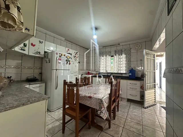 Casa com 250m² 3 quartos e 2 banheiros, à venda, no bairro Jardim Europa I em Santa Bárbara D'Oeste