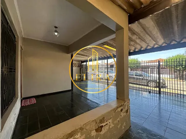Casa com 250m² 3 quartos e 2 banheiros, à venda, no bairro Jardim Europa I em Santa Bárbara D'Oeste