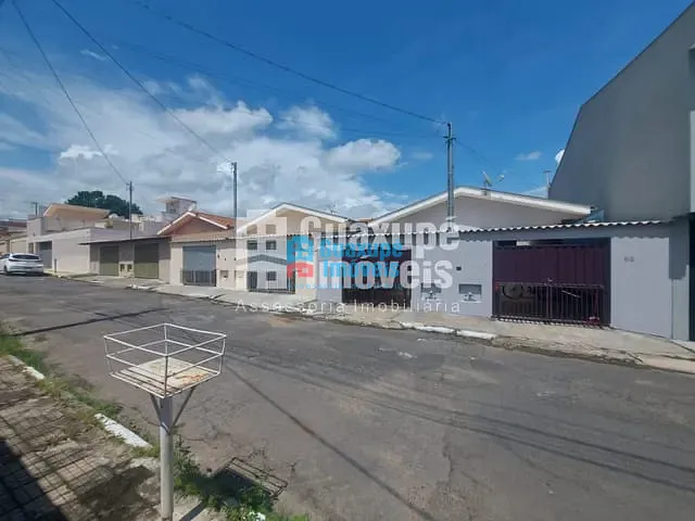 Casa com 80m², à venda, no bairro IRMÃOS RICHIARD em GUAXUPÉ