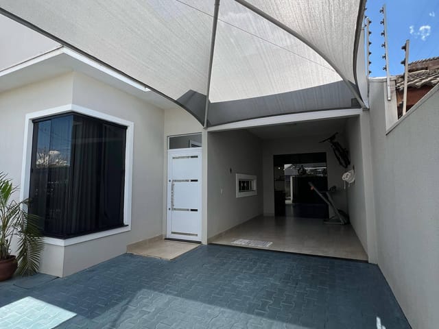 Casa com 600m² 3 quartos e 2 banheiros, à venda, no bairro RESIDENCIAL DOS FLAMBOYANTS em Nova Mutum