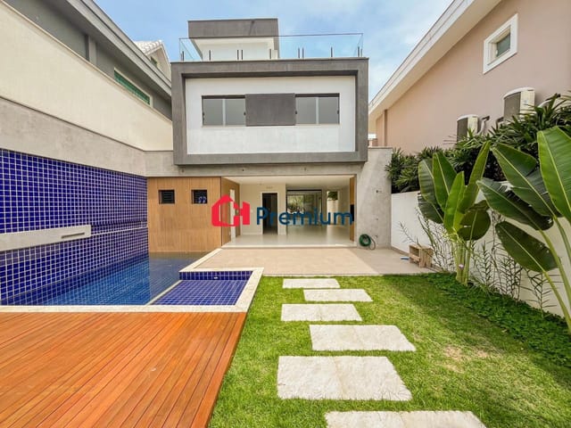 Casa 4 quartos e 6 banheiros, à venda, no bairro Recreio dos Bandeirantes em Rio de Janeiro